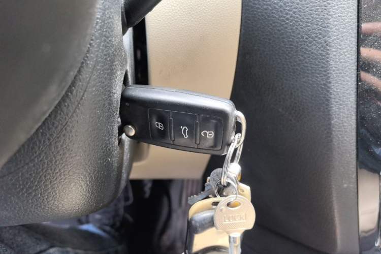 Used Volkswagen Sagitar 2012 1.4TSI Automatic Luxury Edition Vehicle Key