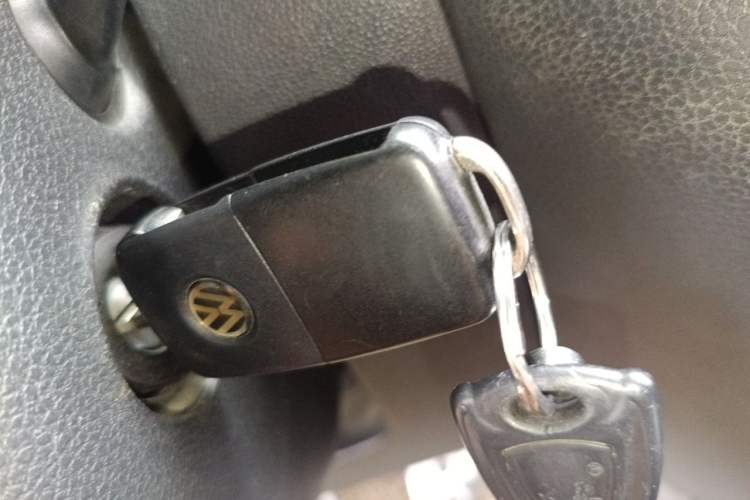 Used Volkswagen Sagitar 2012 1.6L Manual Comfort Model Vehicle Key