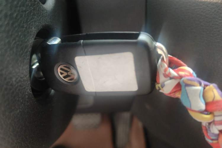 Used Volkswagen Sagitar 2012 1.6L Automatic Comfort Edition Vehicle Key