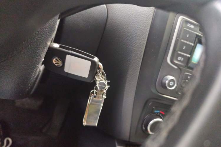 Used Volkswagen Sagitar 2012 1.4TSI Automatic Fashion Edition Vehicle Key