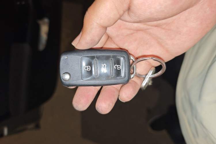Used Volkswagen Sagitar 2012 1.6L Manual Fashion Edition Vehicle Key