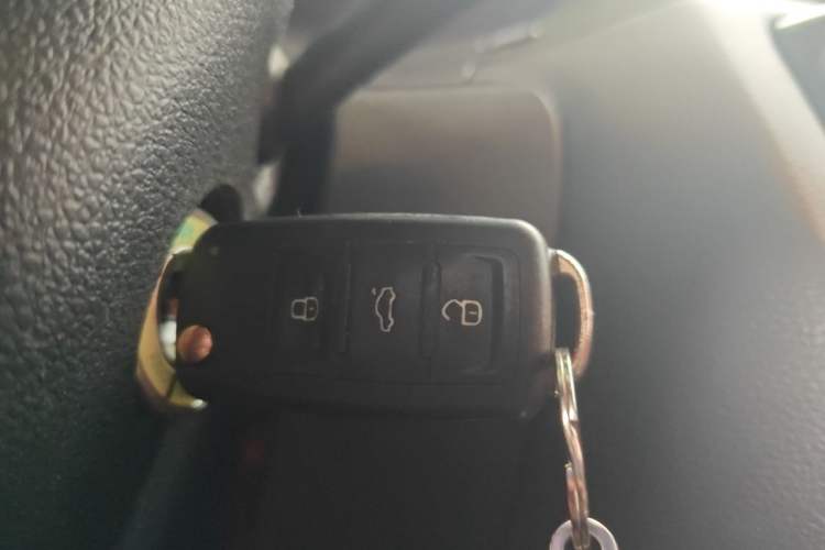Used Volkswagen Sagitar 2012 1.4TSI Automatic Luxury Edition Vehicle Key