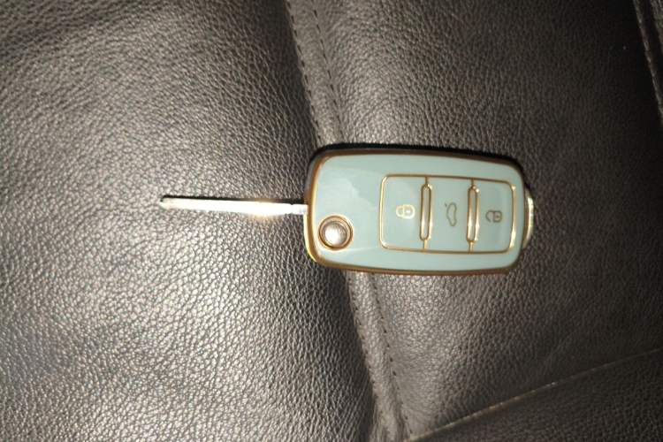 Used Volkswagen Sagitar 2012 1.6L Manual Comfort Model Vehicle Key