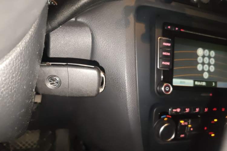 Used Volkswagen Sagitar 2012 1.4TSI Automatic Luxury Edition Vehicle Key