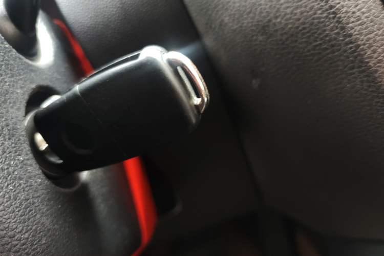 Used Volkswagen Sagitar 2012 1.4TSI Automatic Luxury Edition Vehicle Key