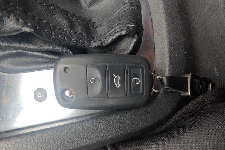 Used Volkswagen Sagitar 2012 1.4TSI Automatic Luxury Edition Vehicle Key