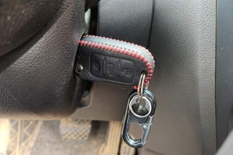 Used Volkswagen Sagitar 2012 1.6L Automatic Fashion Edition Vehicle Key