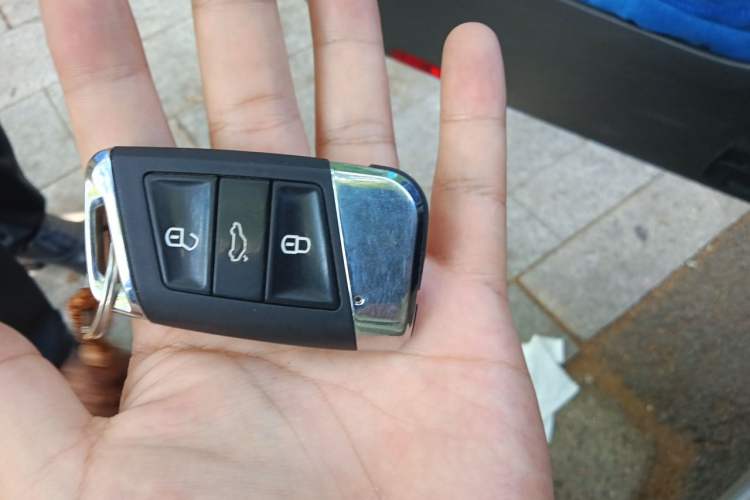 Used Volkswagen Sagitar 2012 1.4TSI Automatic Luxury Edition Vehicle Key