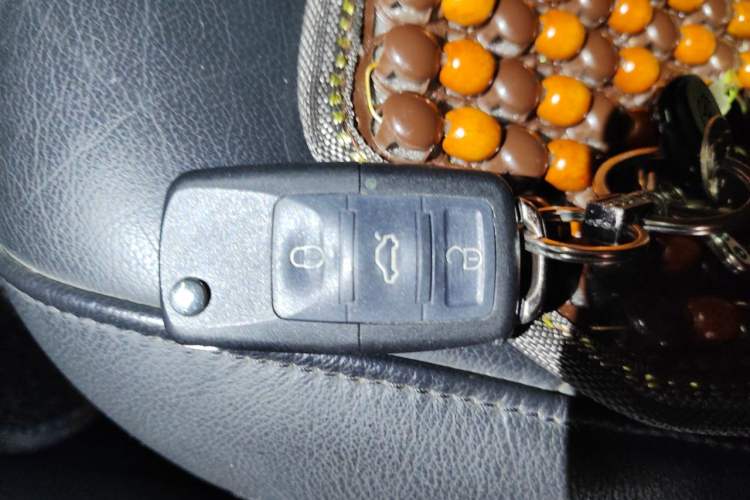 Used Volkswagen Sagitar 2012 1.6L Automatic Comfort Edition Vehicle Key