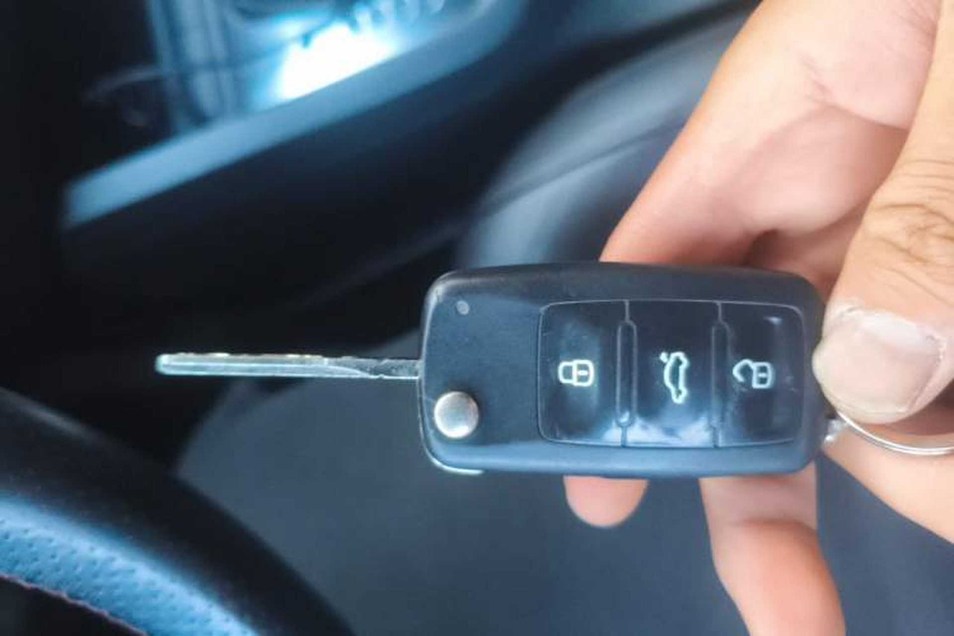 Used Volkswagen Sagitar 2012 1.6L Automatic Comfort Edition Vehicle Key