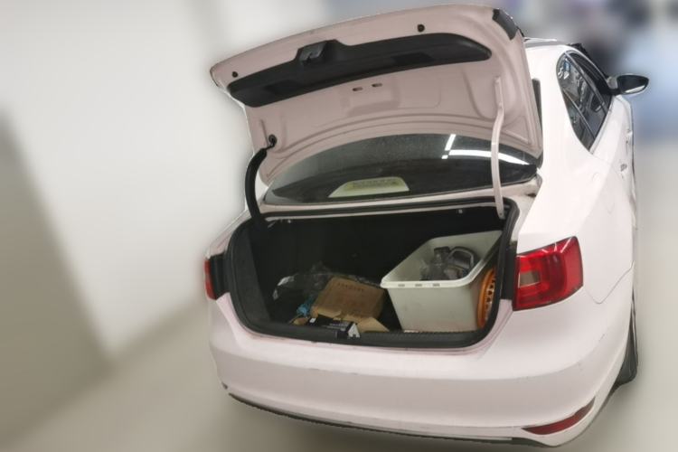 Used Volkswagen Sagitar 2012 1.6L Automatic Comfort Edition Trunk