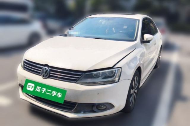 Ojetý Volkswagen Sagitar 2012 1.8TSI Automatic Flagship Edition
