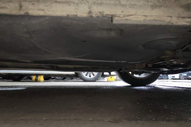 Used Volkswagen Sagitar 2012 1.6L Manual Comfort Model Chassis Front Right