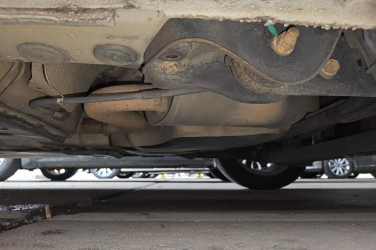 Used Volkswagen Sagitar 2012 1.6L Manual Comfort Model Chassis Rear Left