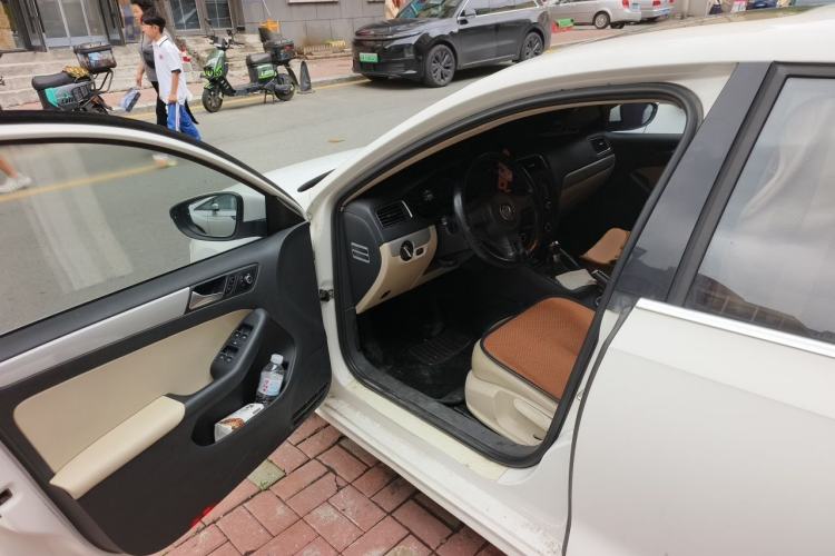 Used Volkswagen Sagitar 2012 1.6L Automatic Comfort Edition Driver Seat
