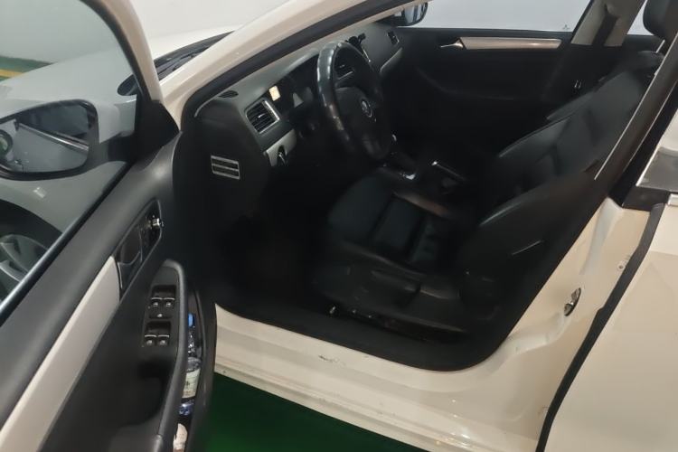 Used Volkswagen Sagitar 2012 1.6L Automatic Comfort Edition Driver Seat