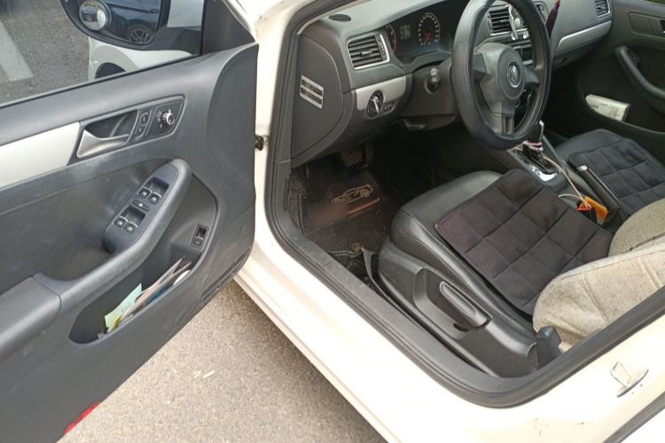 Used Volkswagen Sagitar 2012 1.6L Automatic Comfort Edition Driver Seat