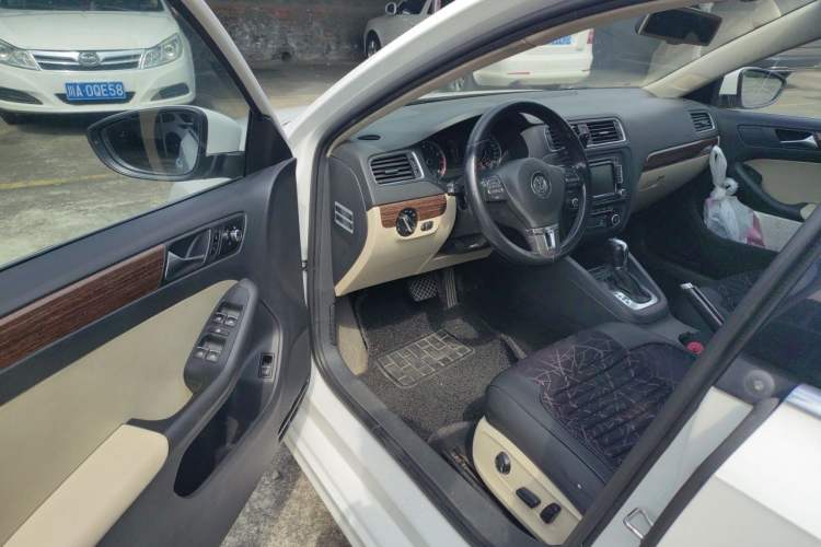 Used Volkswagen Sagitar 2012 1.8TSI Automatic Flagship Edition Driver Seat