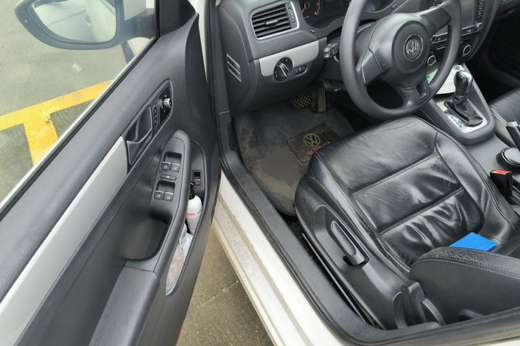 Used Volkswagen Sagitar 2012 1.6L Automatic Comfort Edition Driver Seat