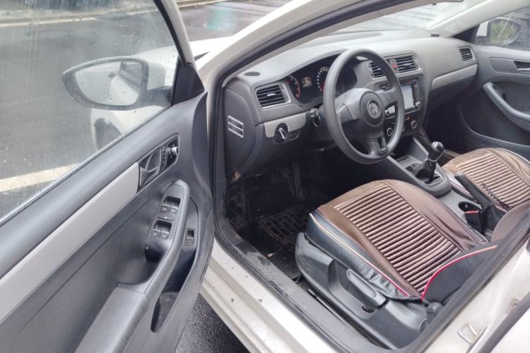 Used Volkswagen Sagitar 2012 1.6L Manual Comfort Model Driver Seat