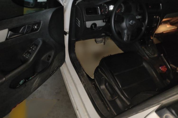 Used Volkswagen Sagitar 2012 1.6L Automatic Comfort Edition Driver Seat