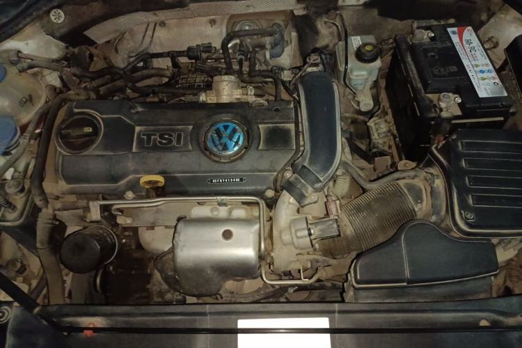 Used Volkswagen Sagitar 2012 1.4TSI Manual Luxury Model Engine Bay