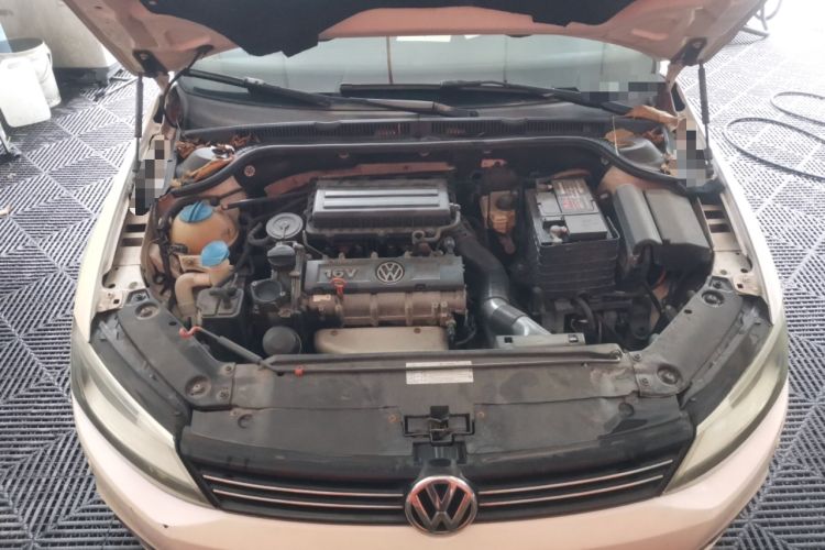 Used Volkswagen Sagitar 2012 1.6L Automatic Comfort Edition Engine Bay