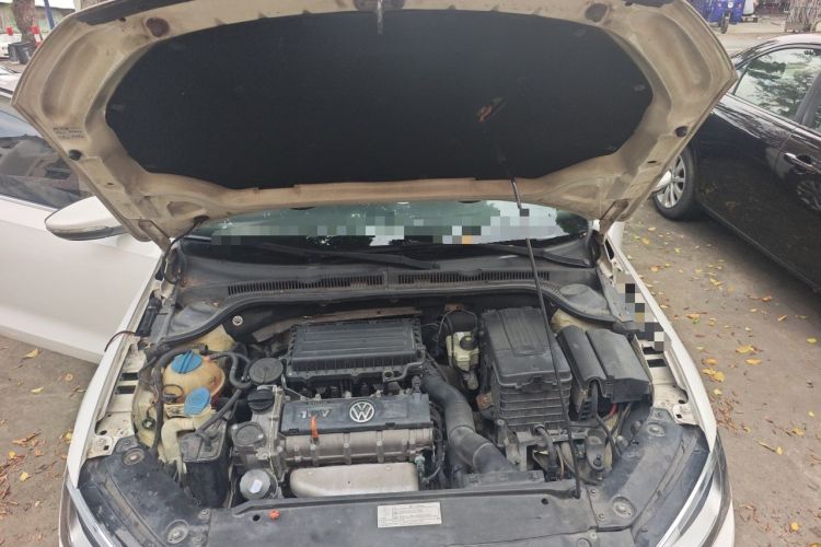 Used Volkswagen Sagitar 2012 1.6L Automatic Comfort Edition Engine Bay