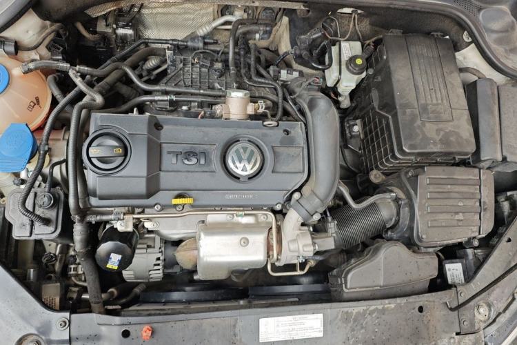 Used Volkswagen Sagitar 2012 1.4TSI Automatic Luxury Edition Engine Bay