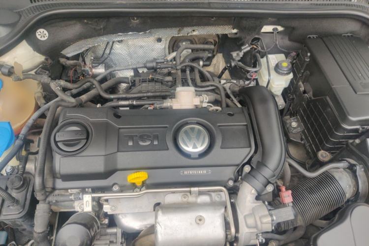 Used Volkswagen Sagitar 2012 1.4TSI Automatic Fashion Edition Engine Bay