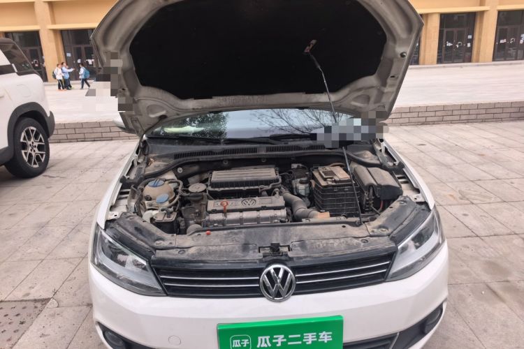 Used Volkswagen Sagitar 2012 1.6L Automatic Comfort Edition Engine Bay