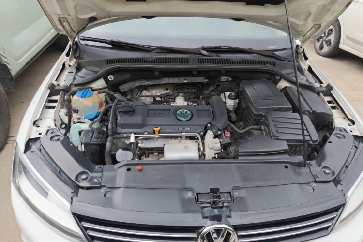 Used Volkswagen Sagitar 2012 1.4TSI Automatic Luxury Edition Engine Bay