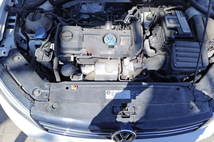 Used Volkswagen Sagitar 2012 1.4TSI Automatic Flagship Edition Engine Bay