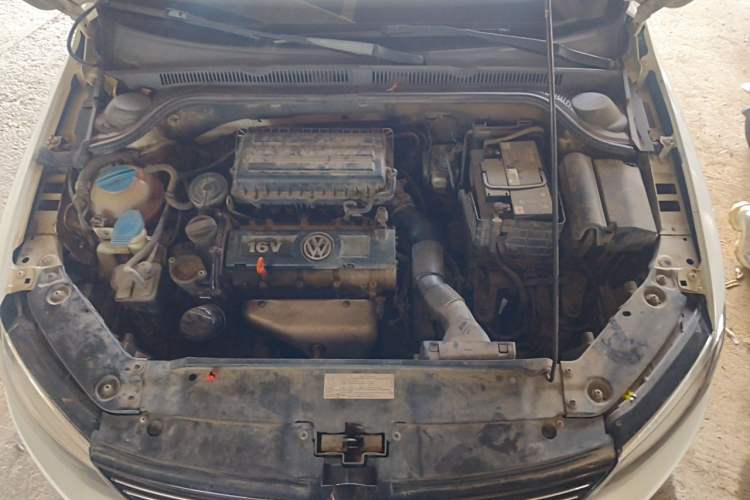 Used Volkswagen Sagitar 2012 1.6L Automatic Comfort Edition Engine Bay