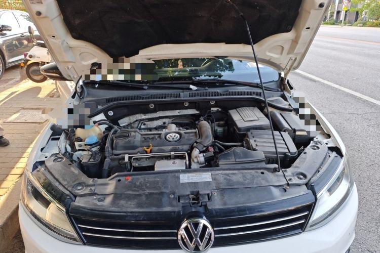Used Volkswagen Sagitar 2012 1.4TSI Automatic Luxury Edition Engine Bay
