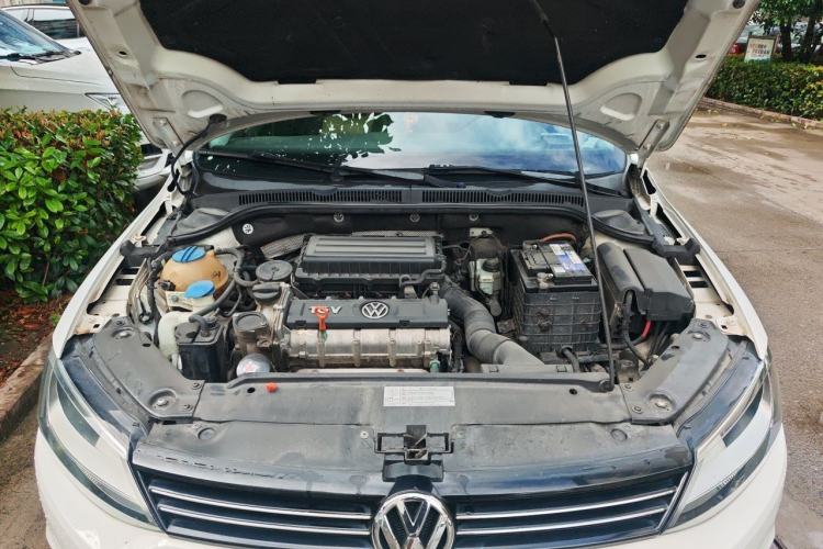 Used Volkswagen Sagitar 2012 1.6L Automatic Comfort Edition Engine Bay