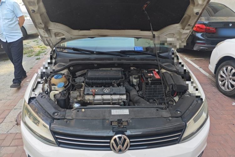 Used Volkswagen Sagitar 2012 1.6L Automatic Comfort Edition Engine Bay
