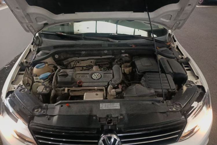 Used Volkswagen Sagitar 2012 1.4TSI Automatic Luxury Edition Engine Bay