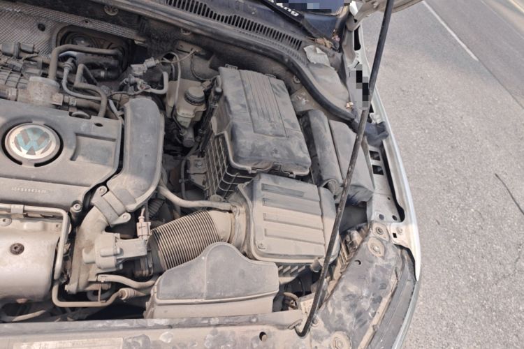 Used Volkswagen Sagitar 2012 1.4TSI Automatic Luxury Edition Engine Bay Left