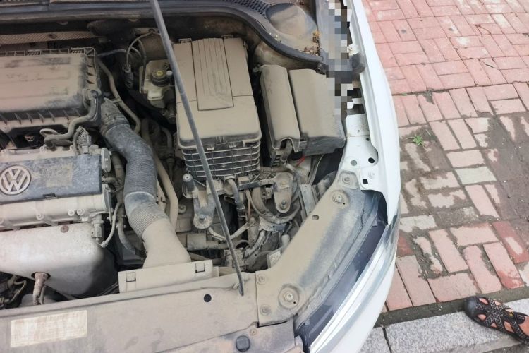 Used Volkswagen Sagitar 2012 1.6L Automatic Comfort Edition Engine Bay Left