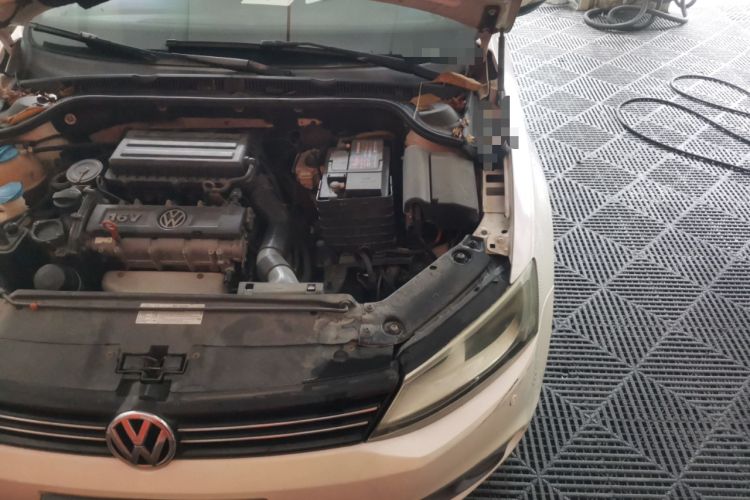 Used Volkswagen Sagitar 2012 1.6L Automatic Comfort Edition Engine Bay Left