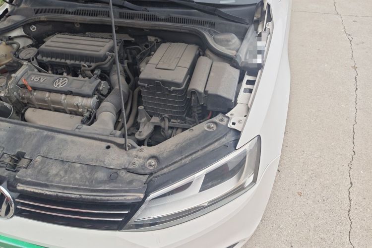Used Volkswagen Sagitar 2012 1.6L Automatic Comfort Edition Engine Bay Left