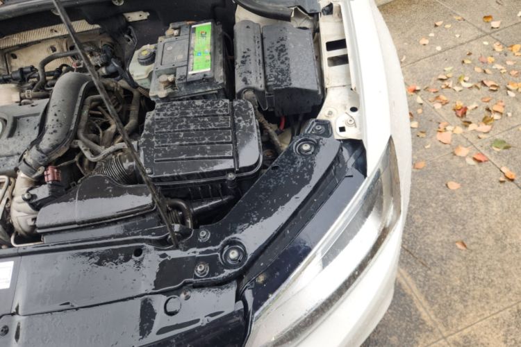 Used Volkswagen Sagitar 2012 1.4TSI Manual Luxury Model Engine Bay Left