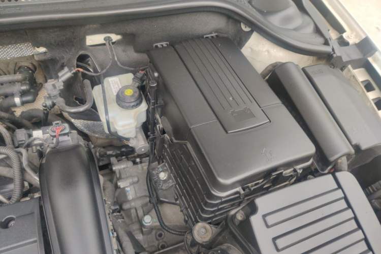 Used Volkswagen Sagitar 2012 1.4TSI Automatic Fashion Edition Engine Bay Left