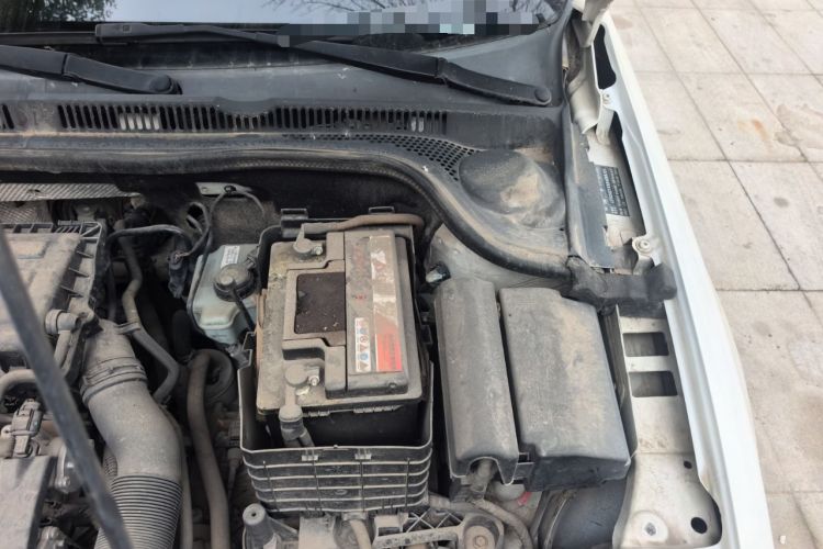 Used Volkswagen Sagitar 2012 1.6L Automatic Comfort Edition Engine Bay Left