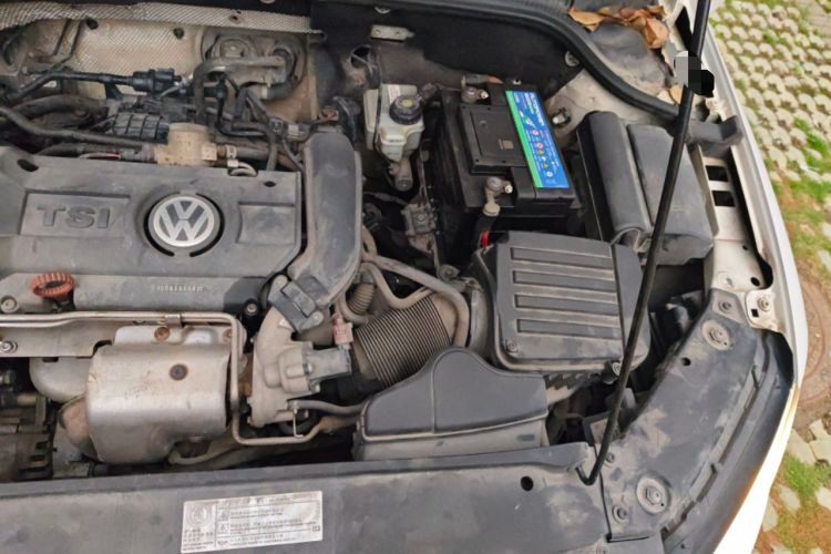 Used Volkswagen Sagitar 2012 1.4TSI Manual Luxury Model Engine Bay Left