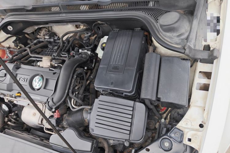 Used Volkswagen Sagitar 2012 1.4TSI Automatic Luxury Edition Engine Bay Left
