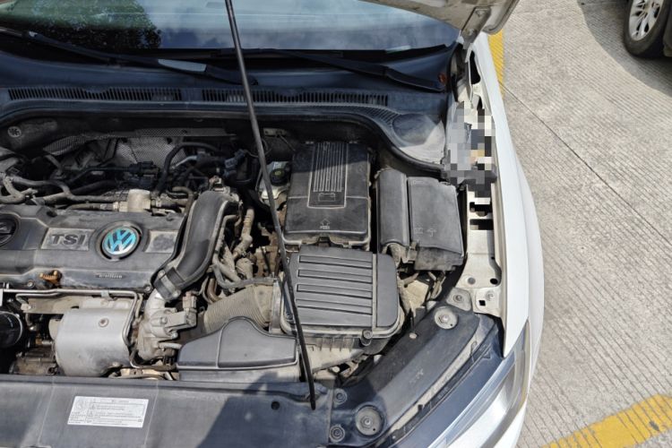 Used Volkswagen Sagitar 2012 1.4TSI Automatic Luxury Edition Engine Bay Left