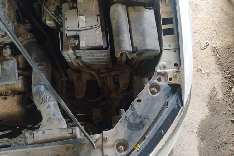 Used Volkswagen Sagitar 2012 1.6L Automatic Comfort Edition Engine Bay Left