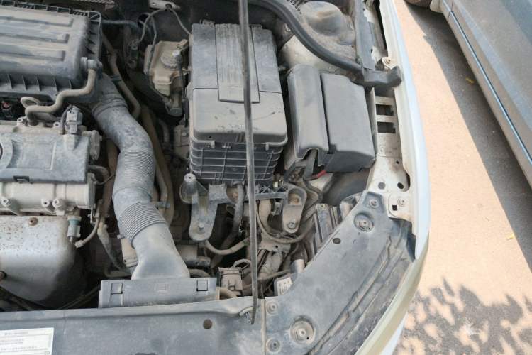 Used Volkswagen Sagitar 2012 1.6L Automatic Comfort Edition Engine Bay Left